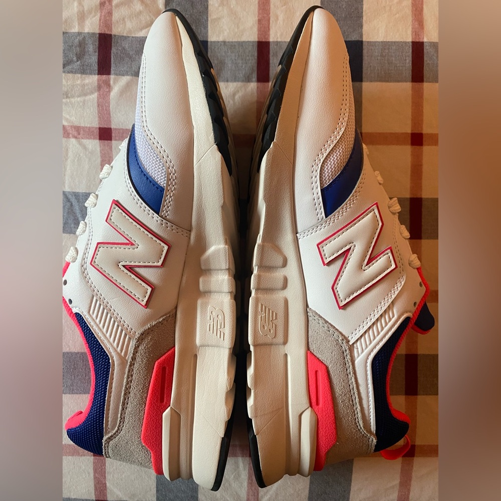 New Balance 997H - NWOB - Men’s size 10 - Picture 12 of 13